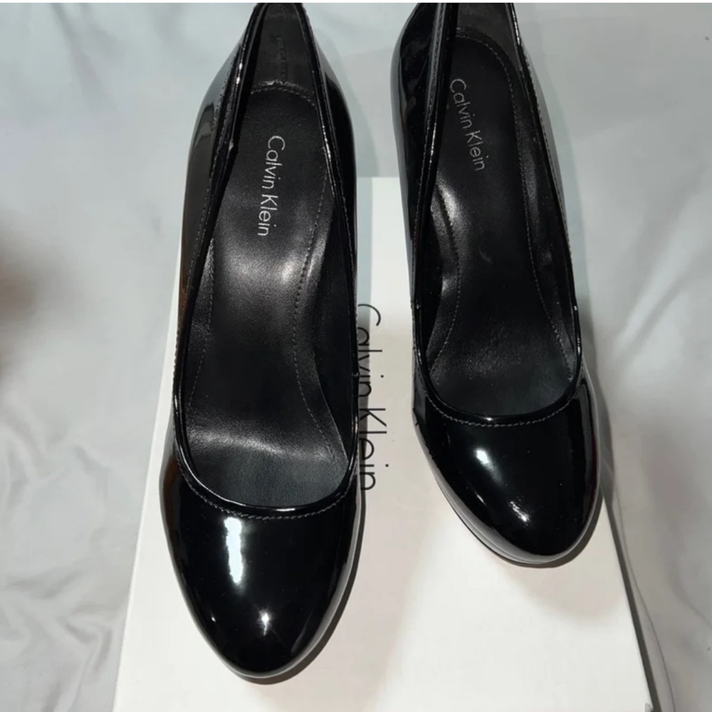 Calvin Klein Kendall Patent Heels Size 7.5 Black